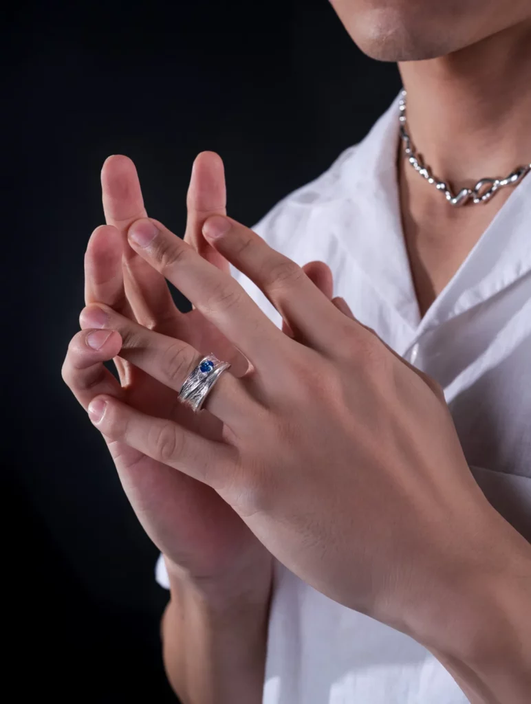 Salty Ripple Sapphire Ring