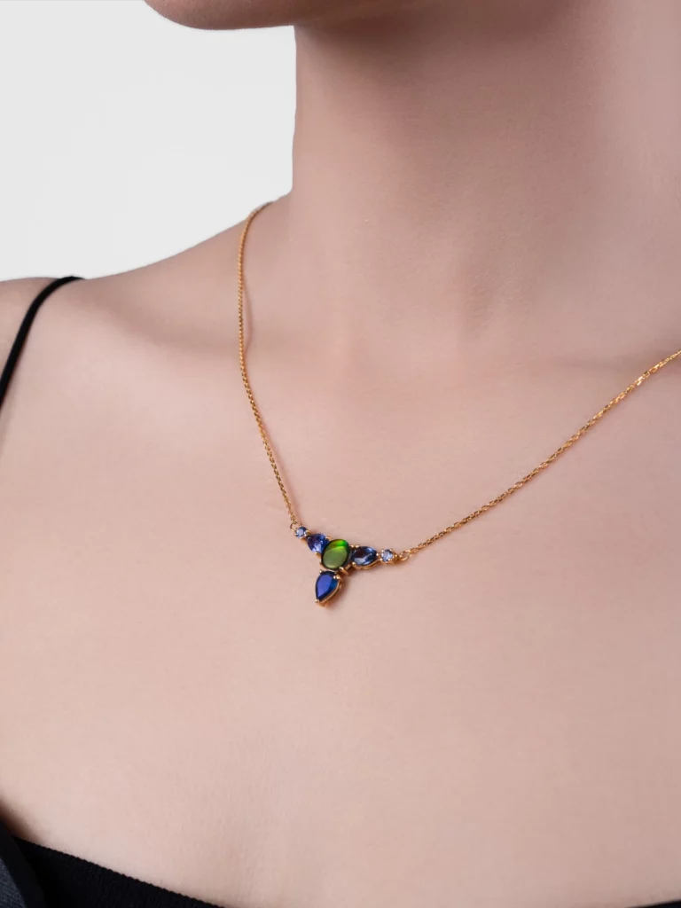 Cleo Trillium Ammolite Necklace