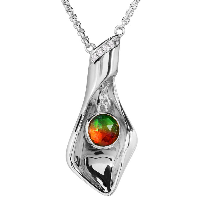<strong>Amour Bloom</strong>Ammolite Pendant 150